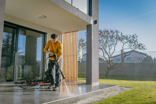 Best Pool Deck Cleaning  in Flora Vista, NM